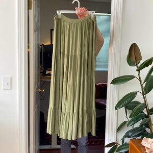Beautiful flowing sage skirt size M